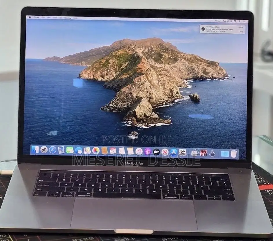 New Laptop Apple MacBook Pro 2018 32GB Intel Core i7 SSD 1T