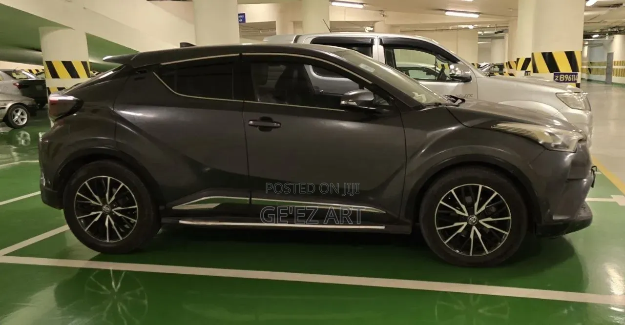 Toyota C-HR 2017 Gray