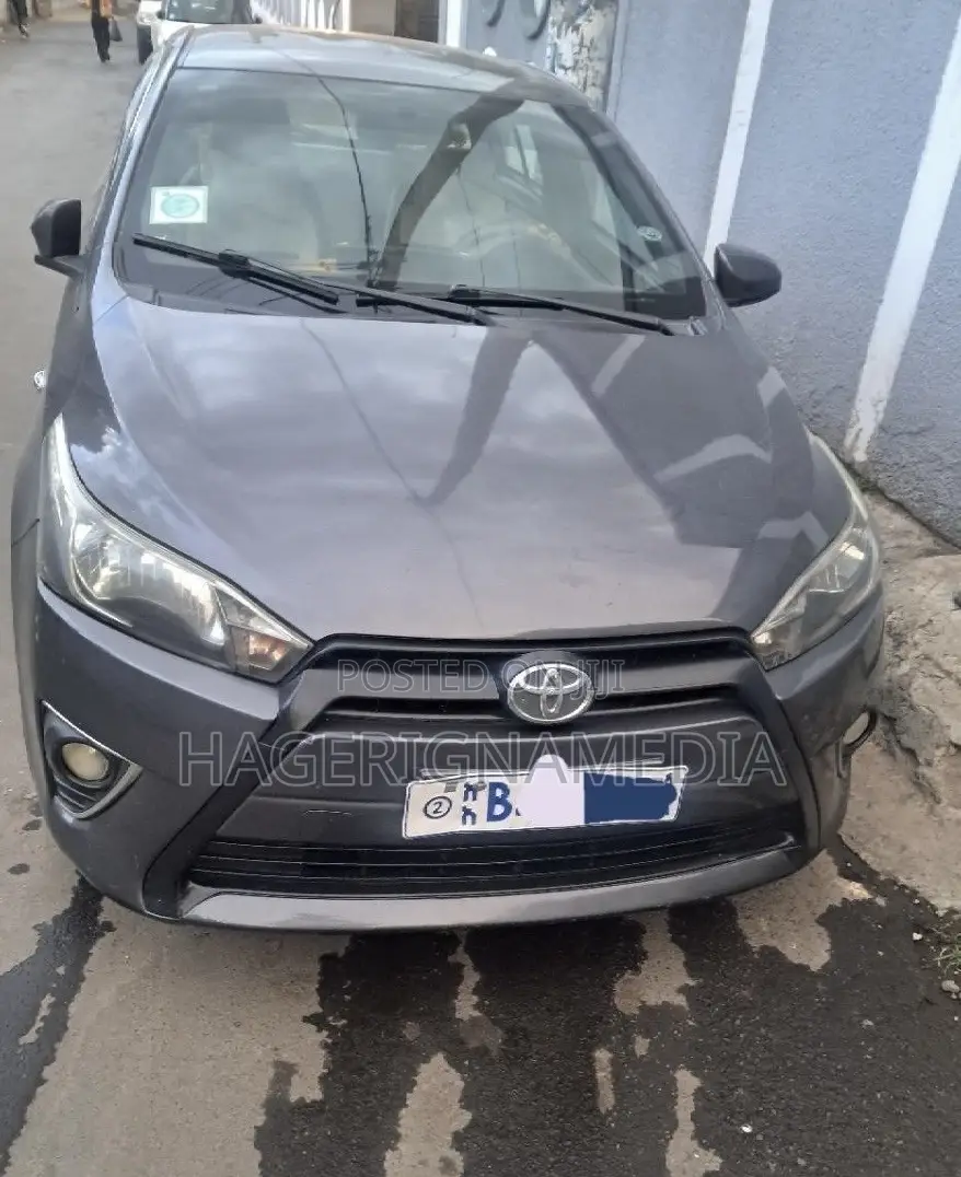 Toyota Yaris 2014 Gray
