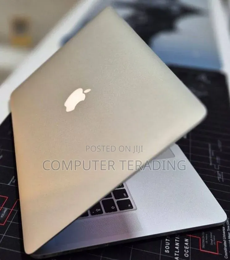 New Laptop Apple MacBook Pro 2015 16GB Intel Core i7 SSD 256GB