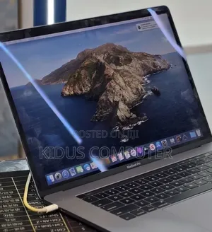 New Laptop Apple MacBook Pro 2018 32GB Intel Core i7 SSD 1T