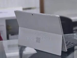 New Laptop Microsoft Surface 8GB Intel Core i7 SSD 256GB