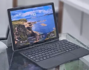 New Laptop Microsoft Surface 8GB Intel Core i7 SSD 256GB