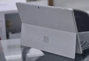 New Laptop Microsoft Surface 8GB Intel Core i7 SSD 256GB