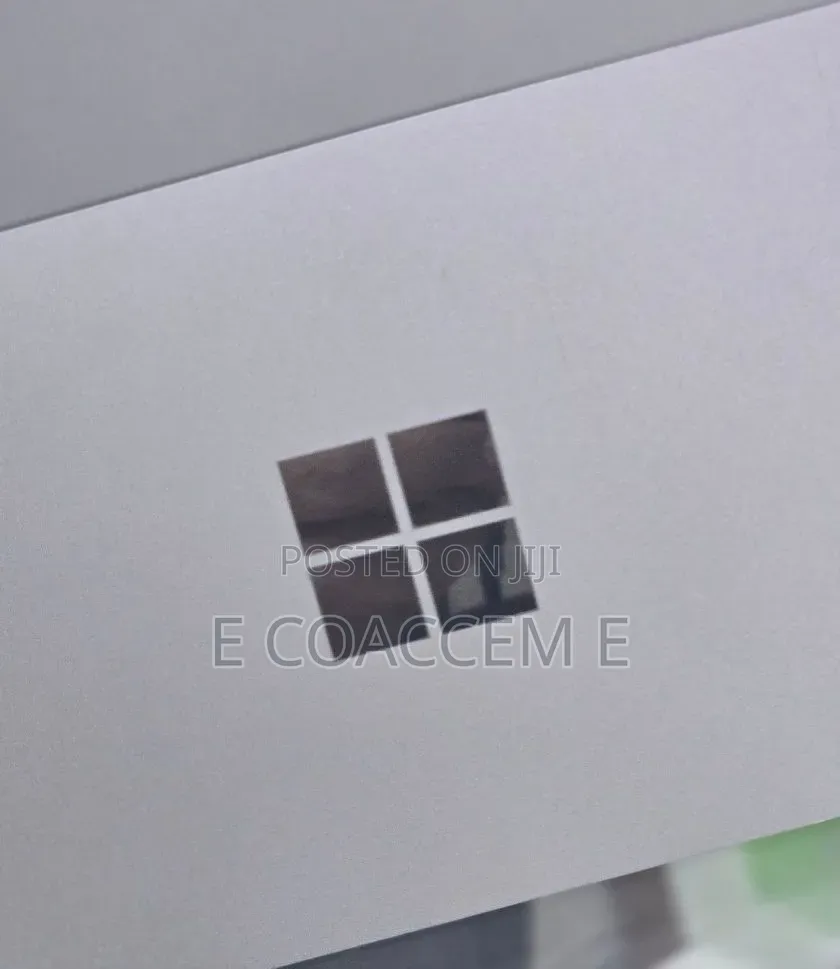 New Laptop Microsoft Surface 8GB Intel Core i7 SSD 256GB