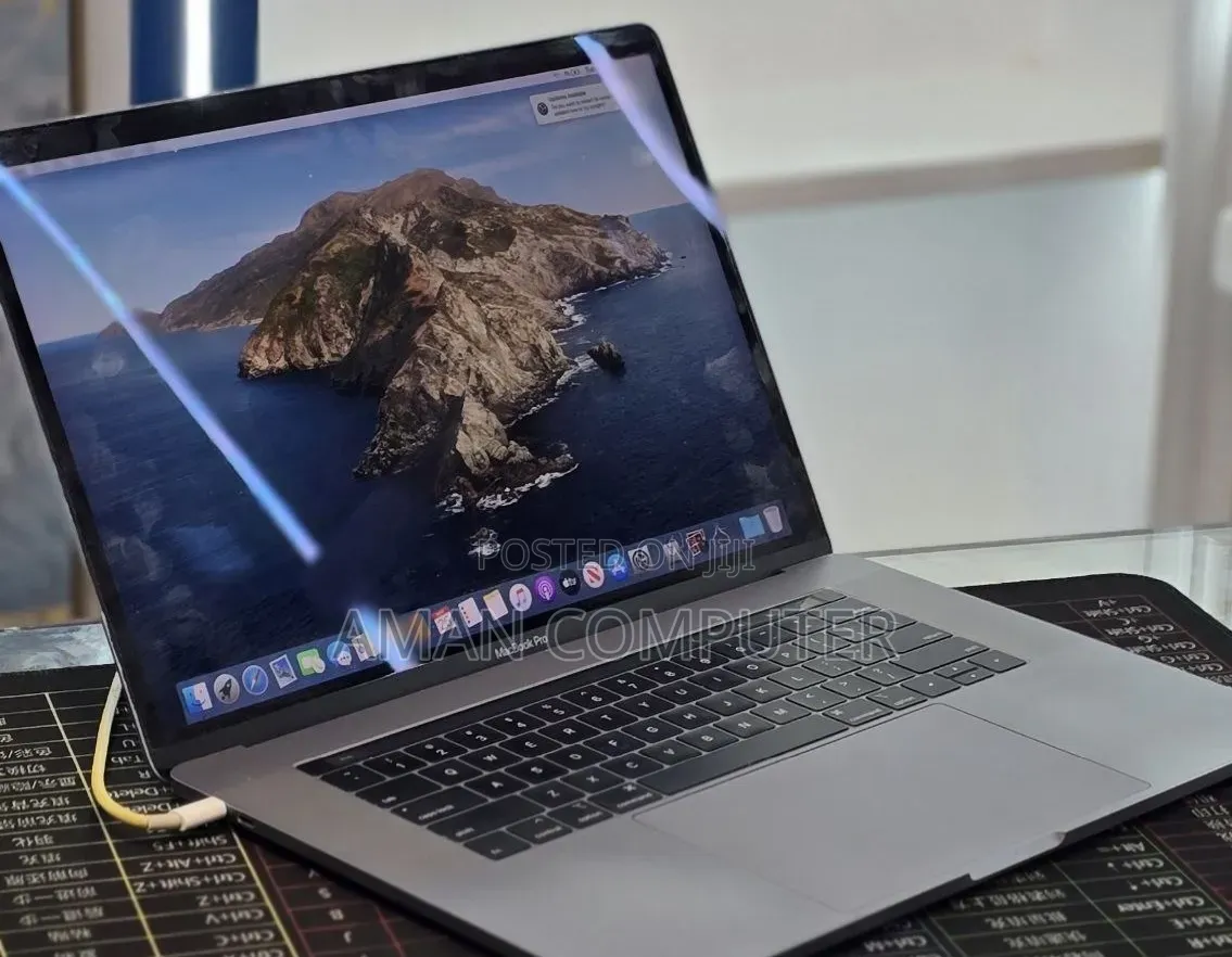 New Laptop Apple MacBook Pro 2018 32GB Intel Core i7 SSD 1T