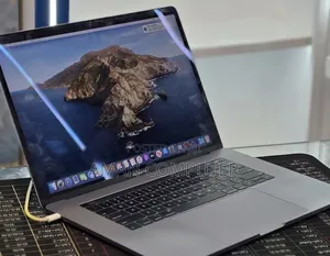 New Laptop Apple MacBook Pro 2018 32GB Intel Core i7 SSD 1T