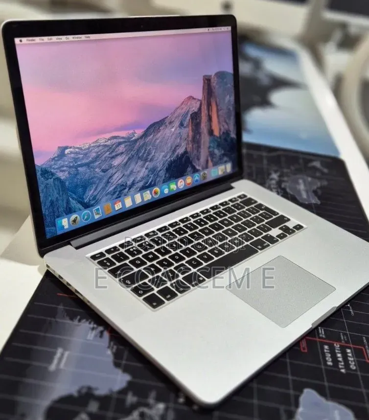 New Laptop Apple MacBook 2015 16GB Intel Core i7 SSD 256GB