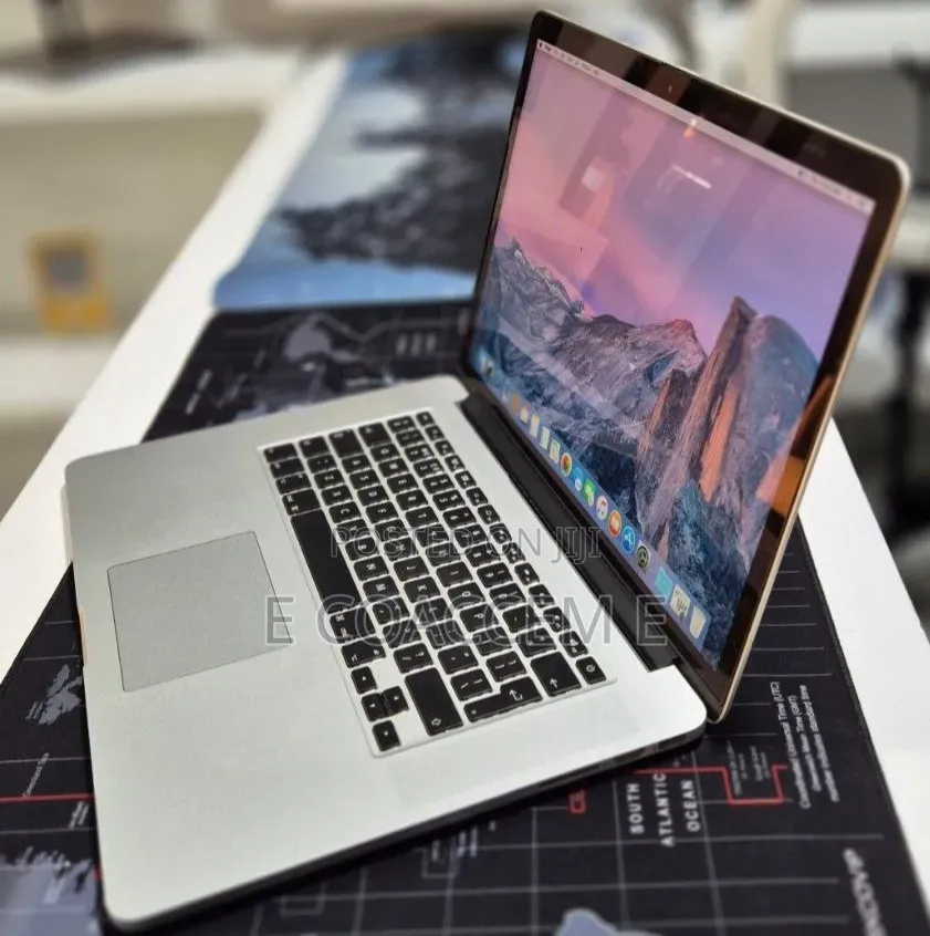 New Laptop Apple MacBook 2015 16GB Intel Core i7 SSD 256GB