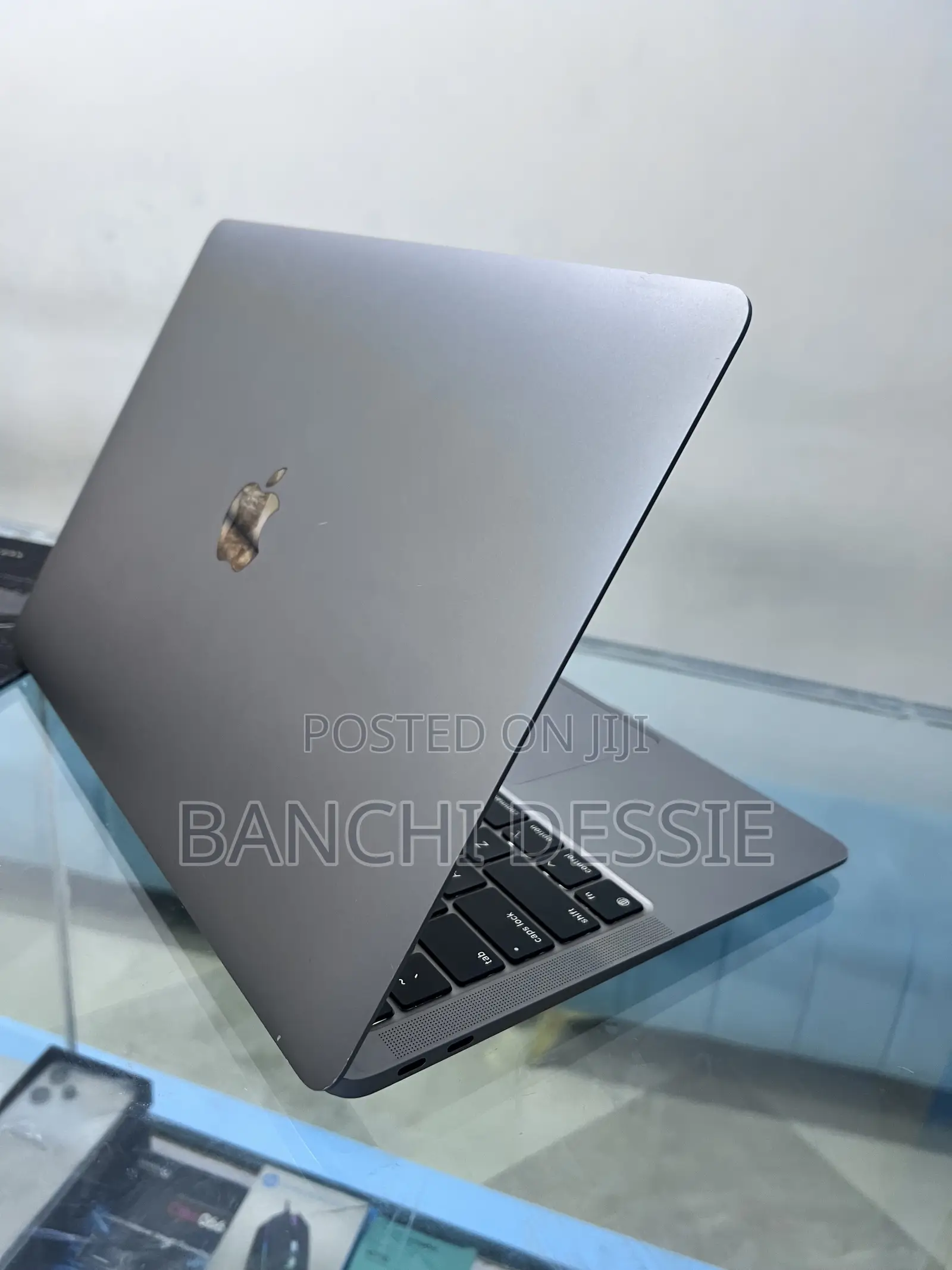 New Laptop Apple MacBook Air 2020 M1 8GB Apple M1 SSD 512GB