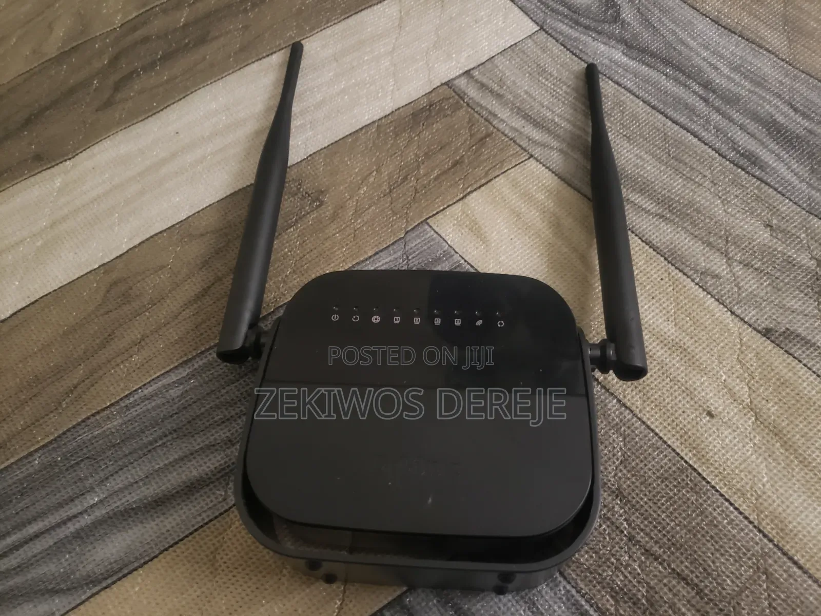 Black Dlink(Wifi Router)