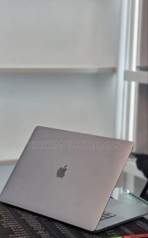 New Laptop Apple MacBook Pro 2019 64GB Intel Core i9 SSD 512GB
