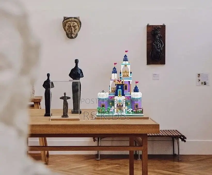 Atomic Building Truck
