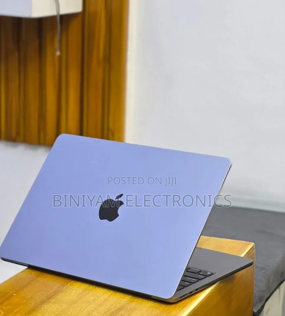 New Laptop Apple MacBook Air 2022 M2 8GB Apple M2 SSD 256GB