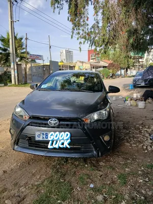 Toyota Yaris 2016 Gray