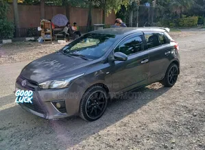 Toyota Yaris 2016 Gray