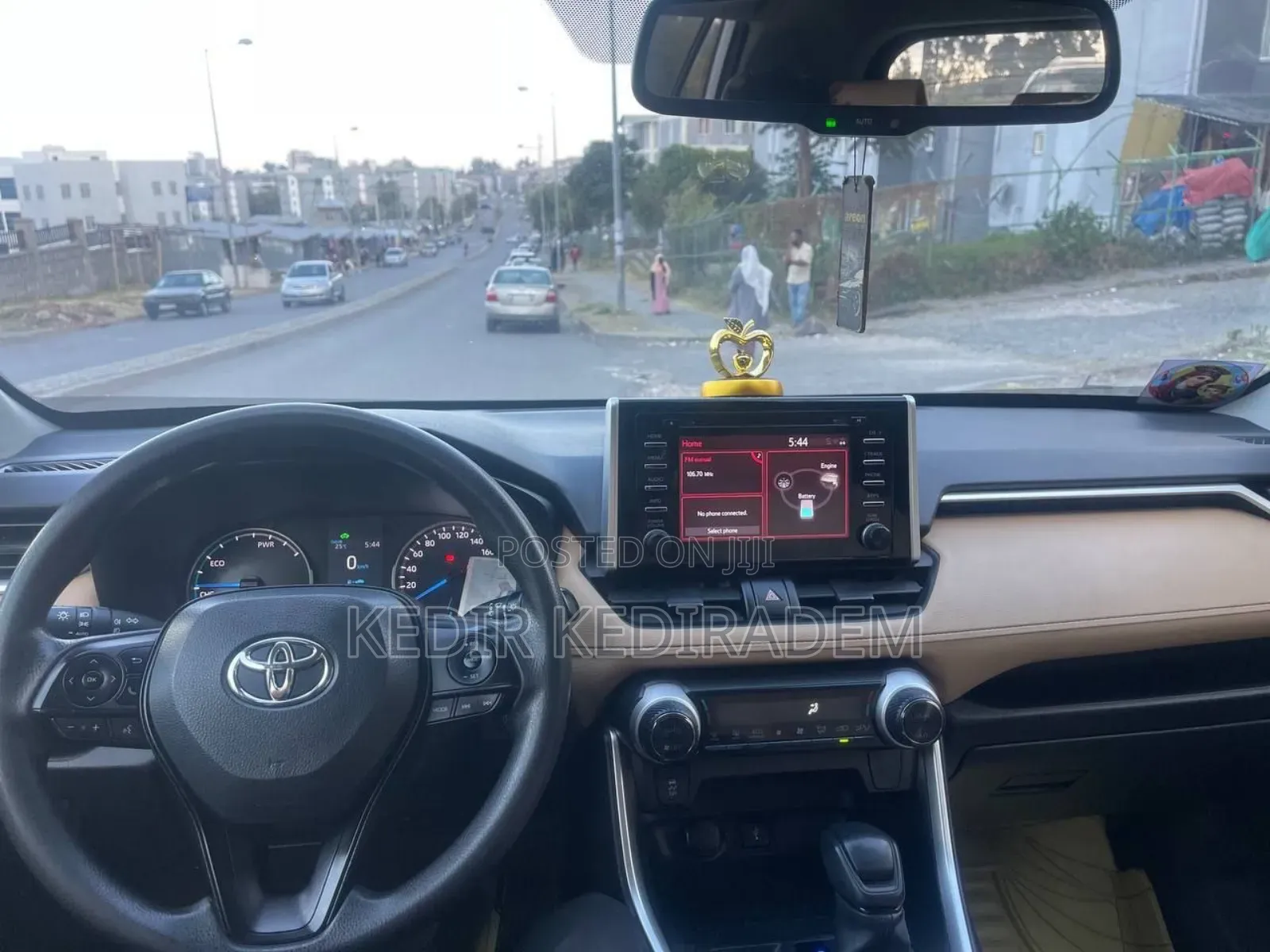 Toyota RAV4 2022 White