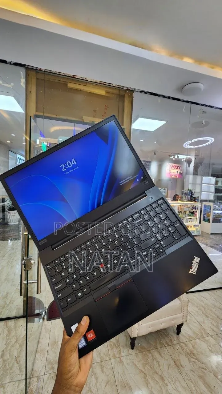 New Laptop Lenovo ThinkPad E580 8GB Intel Core i5 SSD 256GB
