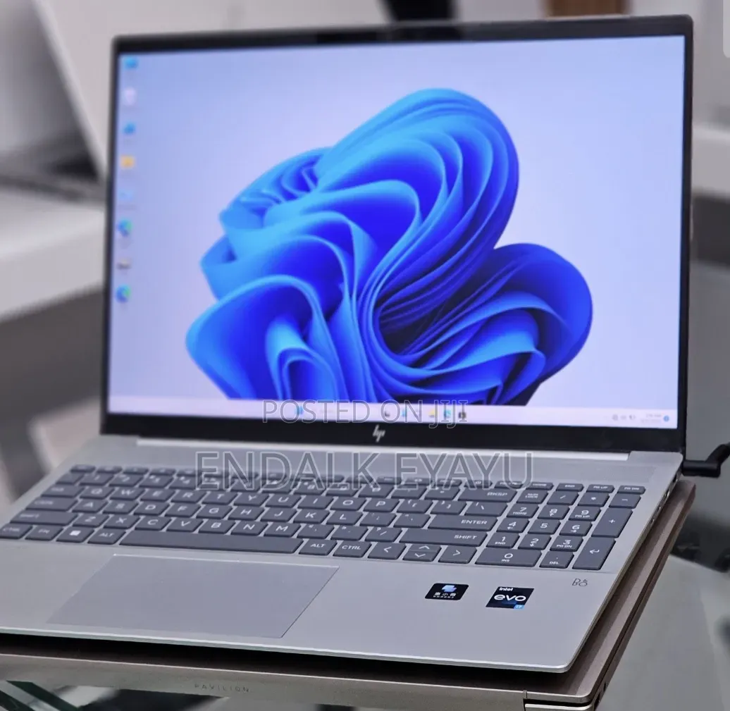 New Laptop HP 16GB Intel Core i7 SSD 1T