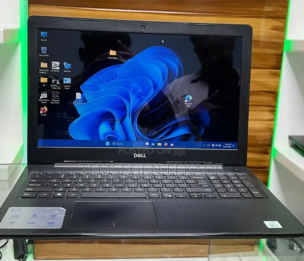 New Laptop Dell Inspiron 15 8GB Intel Core i7 SSD 256GB