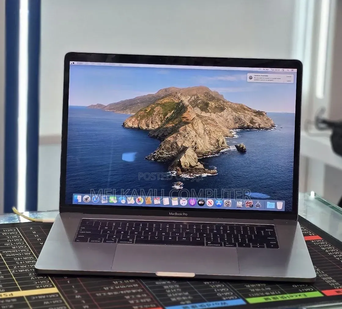 New Laptop Apple MacBook Pro 2018 32GB Intel Core i7 SSD 1T