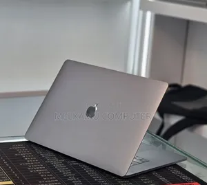 New Laptop Apple MacBook Pro 2018 32GB Intel Core i7 SSD 1T