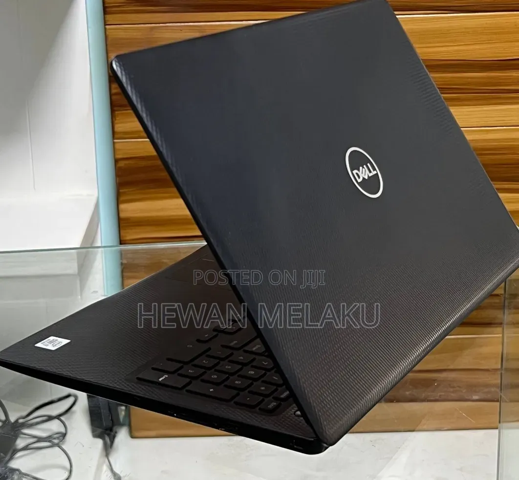 New Laptop Dell Inspiron 15 8GB Intel Core i7 SSD 256GB