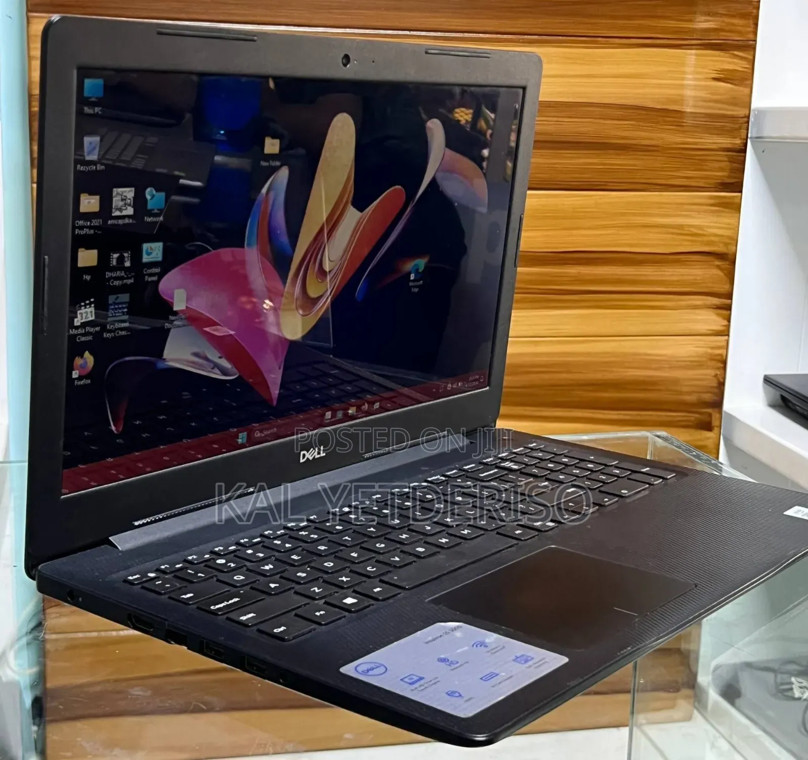 New Laptop Dell Inspiron 15 8GB Intel Core i7 SSD 256GB