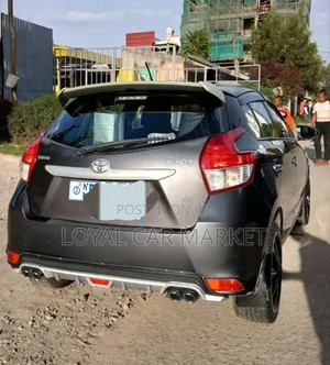 Toyota Yaris 2016 Gray