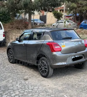 Suzuki Swift 2022 Gray