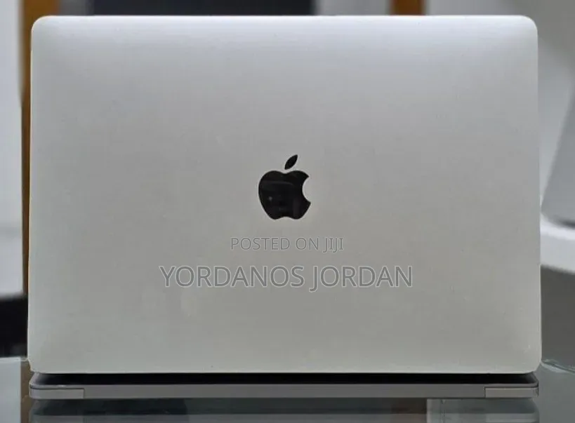 New Laptop Apple MacBook Pro 2019 16GB Intel Core i7 SSD 256GB