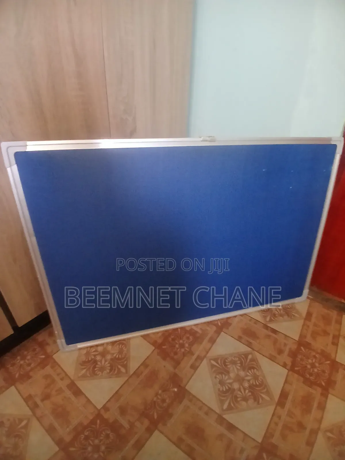 3 White Board 1 Notice Board አንድ ላይ 4000 ይውሰዱ