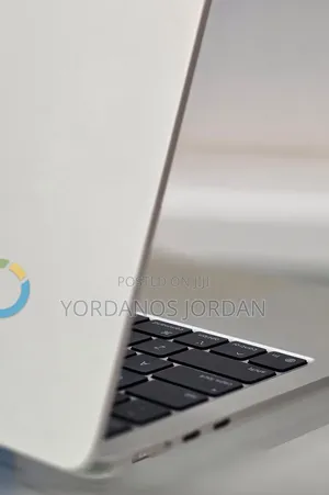 New Laptop Apple MacBook Air 2025 M4 16GB Apple M4 SSD 256GB
