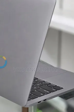 New Laptop Apple MacBook Pro 2019 16GB Intel Core i7 SSD 256GB