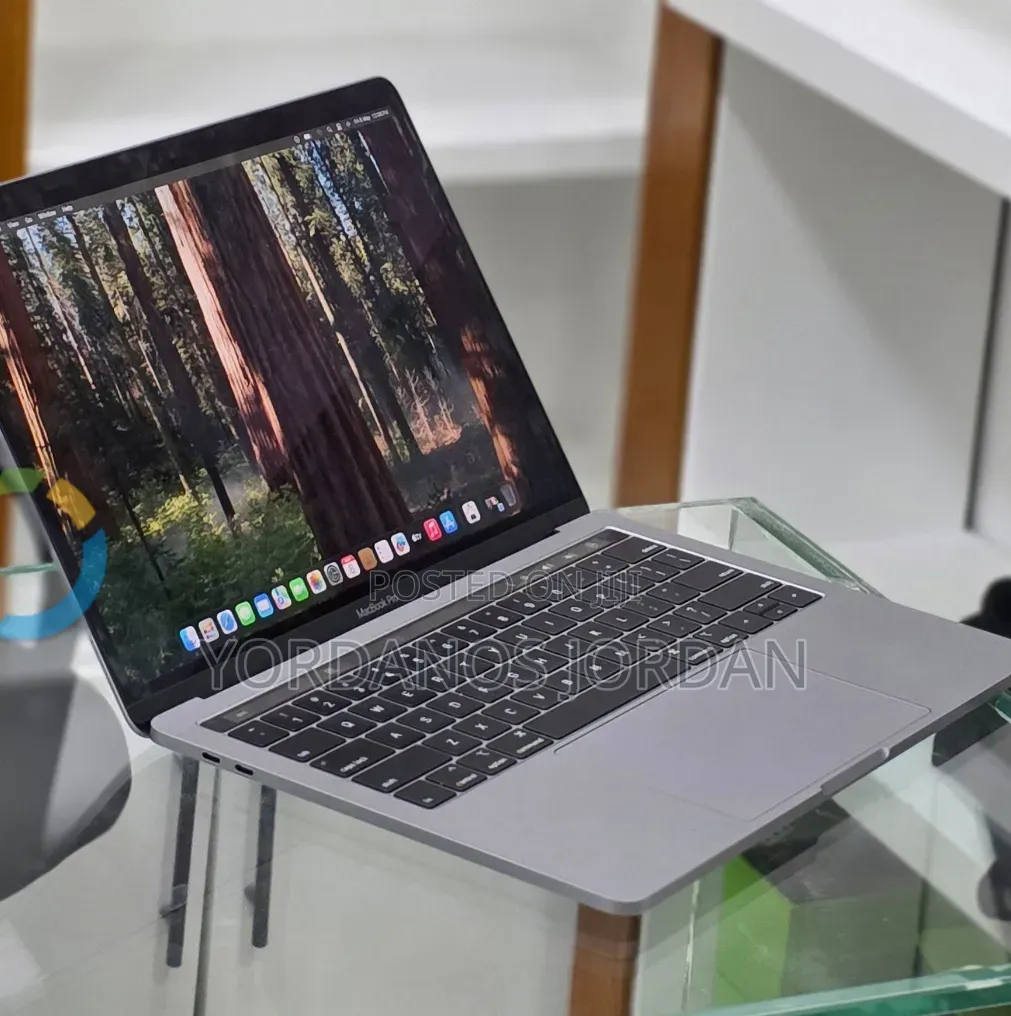New Laptop Apple MacBook Pro 2019 16GB Intel Core i7 SSD 256GB