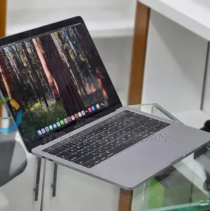 New Laptop Apple MacBook Pro 2019 16GB Intel Core i7 SSD 256GB