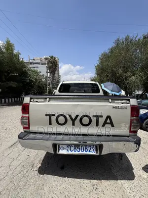 Toyota Hilux 2015 Brown