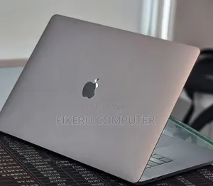 New Laptop Apple MacBook 2018 32GB Intel Core i7 SSD 1T