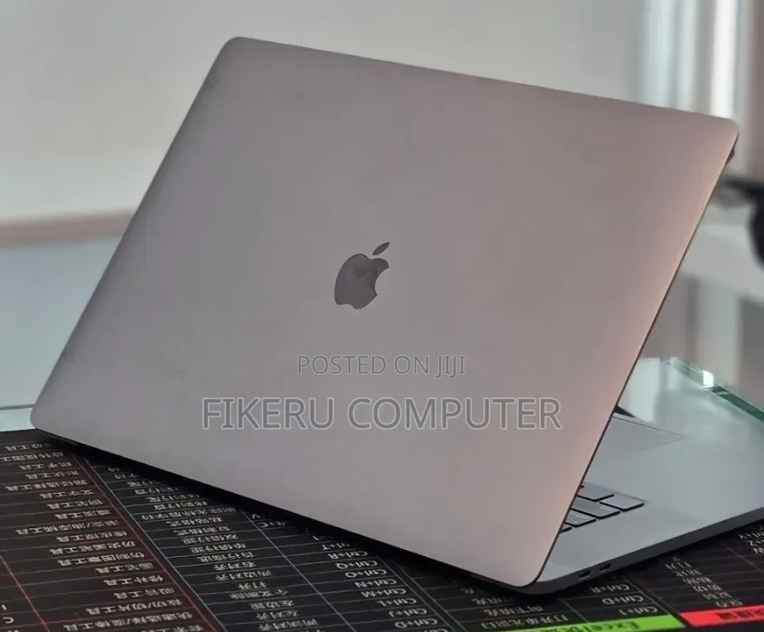 New Laptop Apple MacBook Pro 2019 64GB Intel Core i9 SSD 512GB