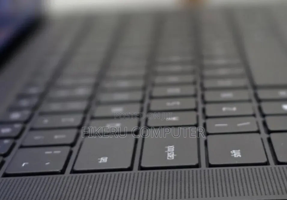 New Laptop Dell Precision 5560 16GB Intel Core i7 SSD 512GB