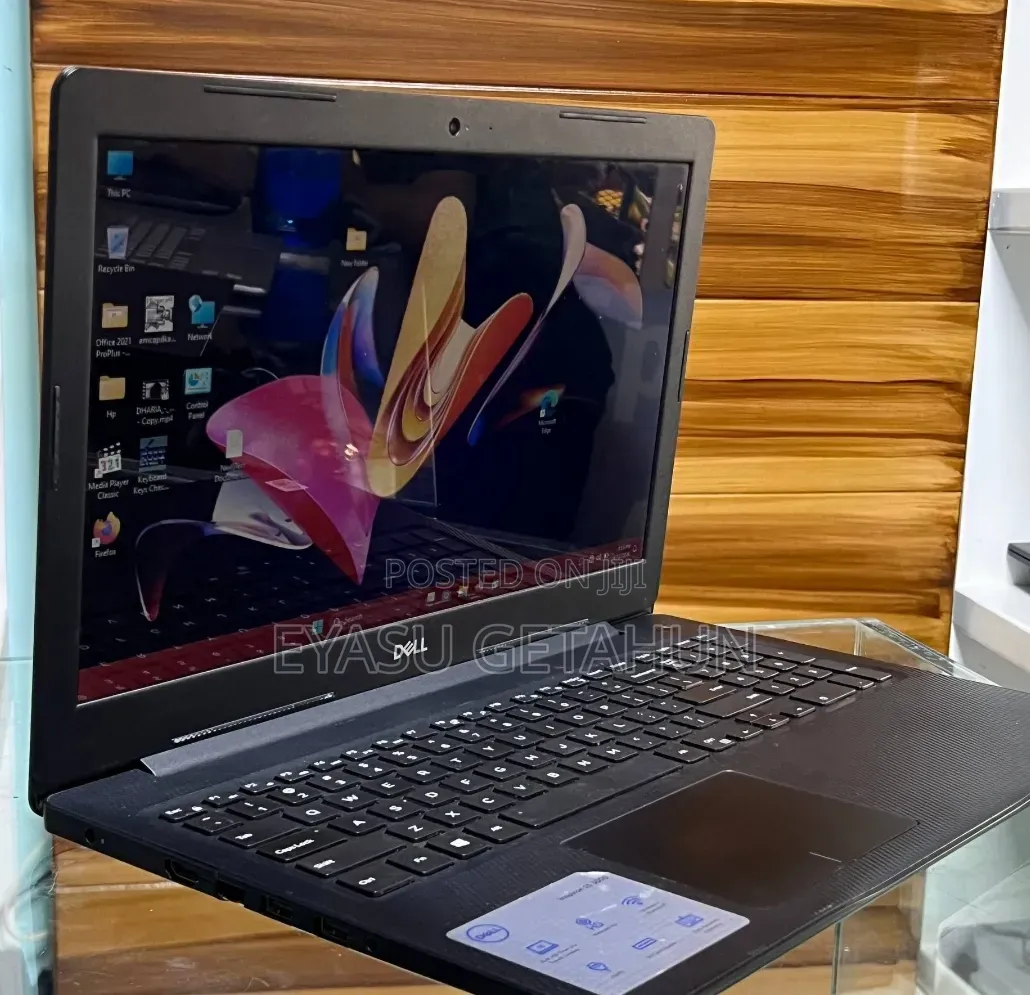 New Laptop Dell Inspiron 15 8GB Intel Core i7 SSD 256GB