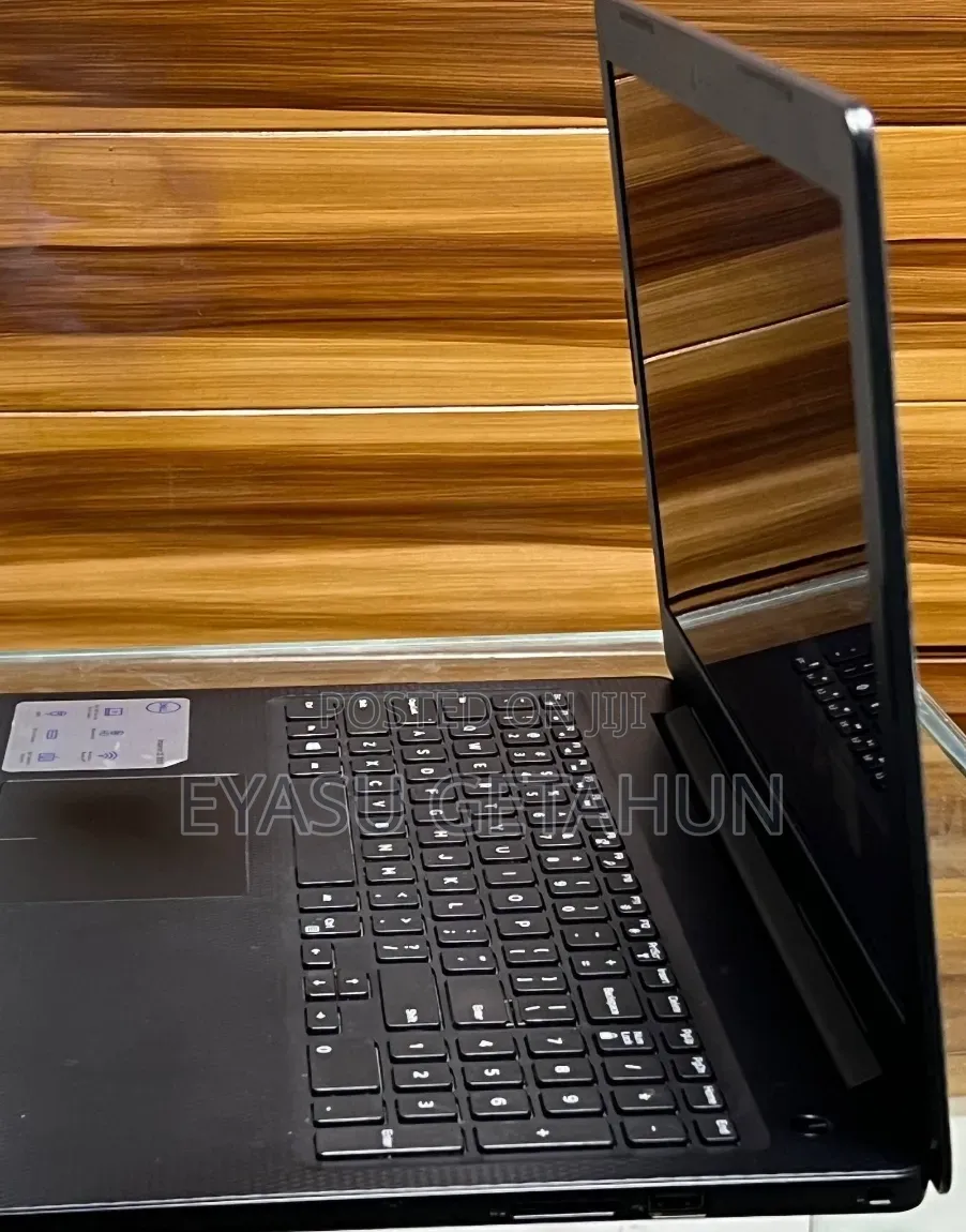 New Laptop Dell Inspiron 15 8GB Intel Core i7 SSD 256GB