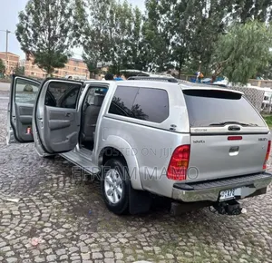 Toyota Hilux 2011