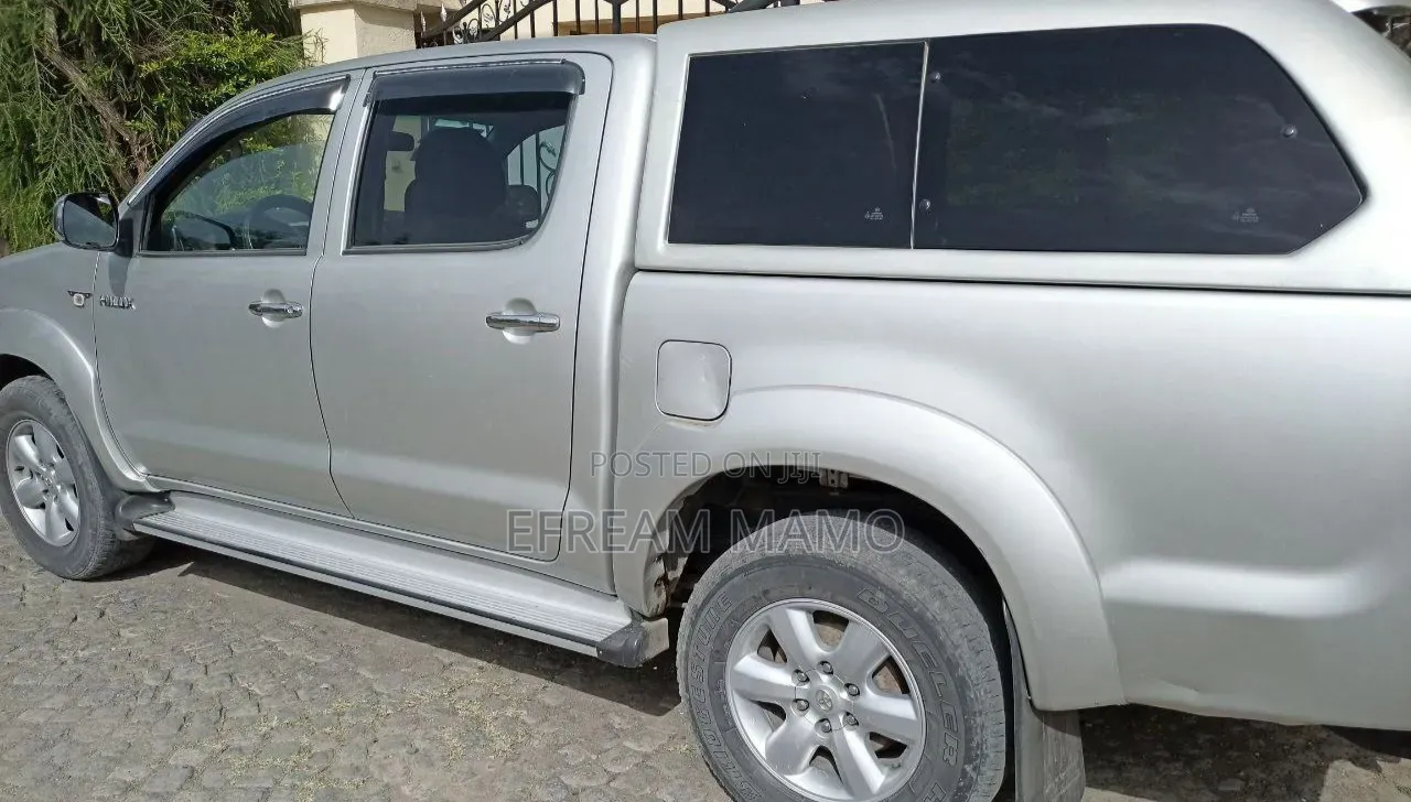 Toyota Hilux 2011