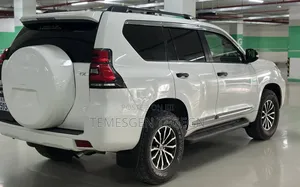 Toyota Land Cruiser Prado 2018 White