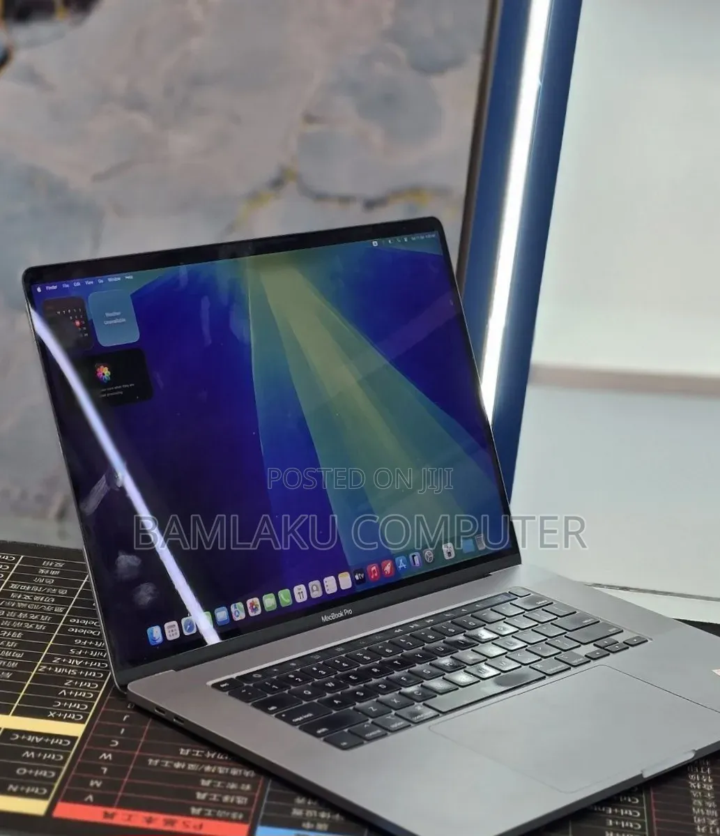 New Laptop Apple MacBook Pro 2019 64GB Intel Core i9 SSD 512GB