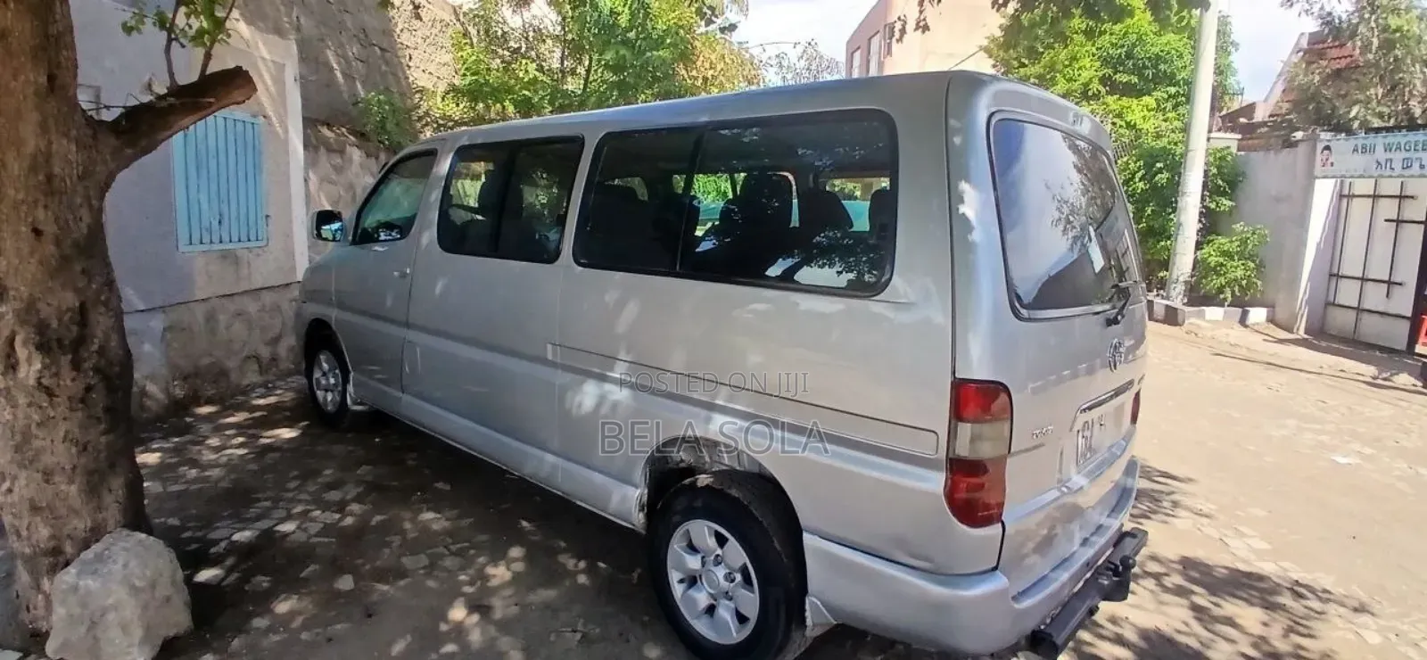 Toyota HiAce 2010 Silver