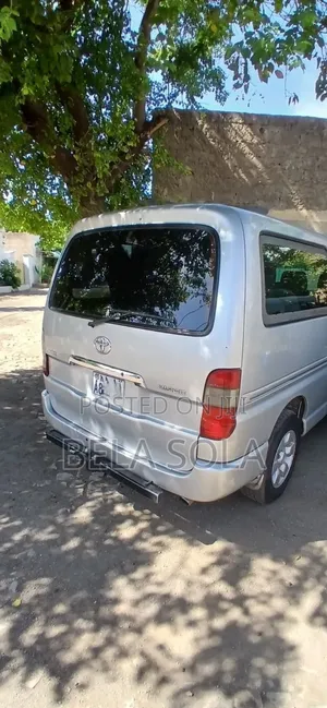 Toyota HiAce 2010 Silver