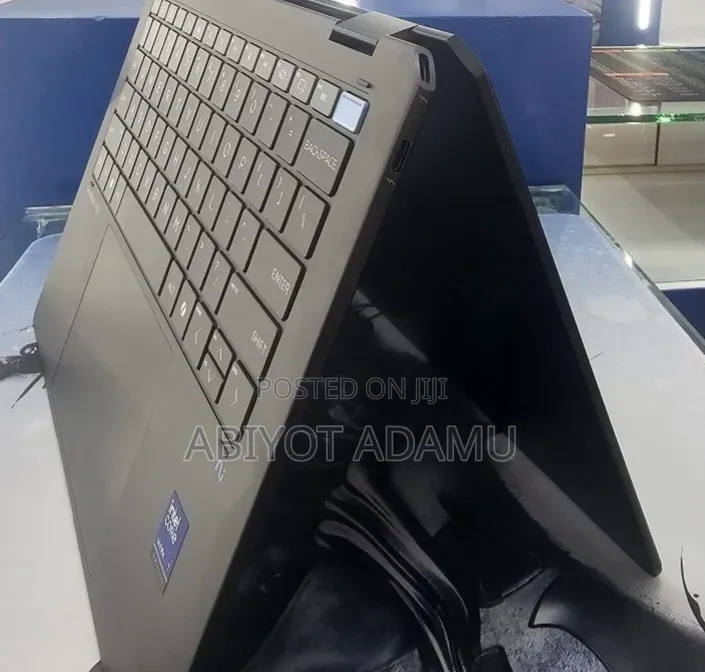 New Laptop HP OmniBook X Flip 14" 16GB Intel Core Ultra 7 SSD 1T