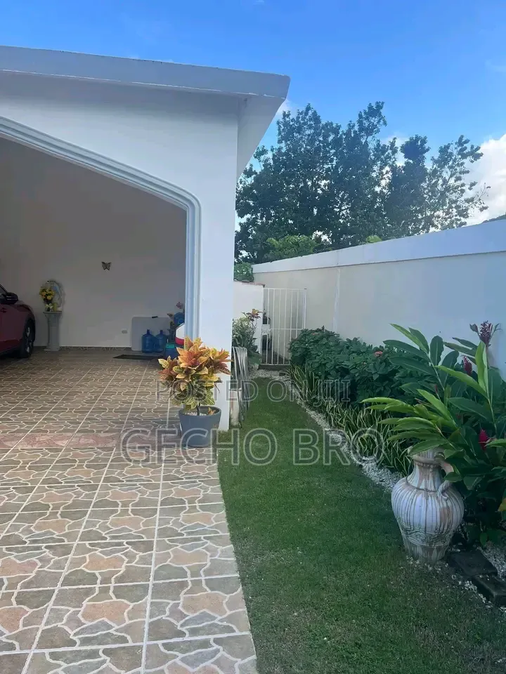 4bdrm House in Bole for sale